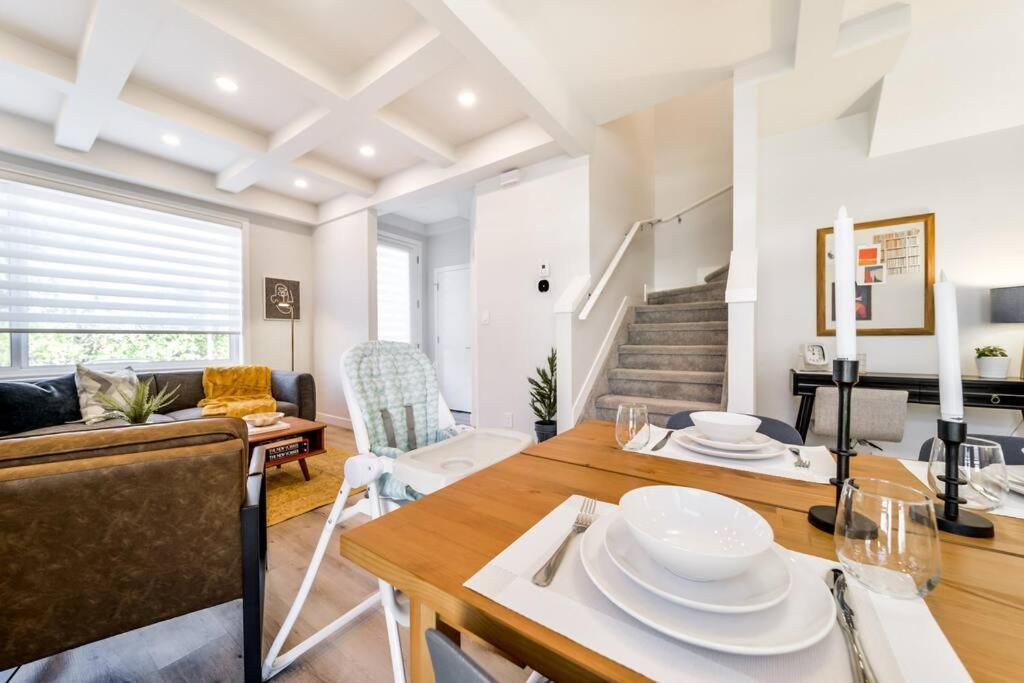 Modern Nordic Escape, 3Br Near Wem & Dt, Aircon & Fireplace, Wifi, Sleeps 6! Edmonton Exterior photo