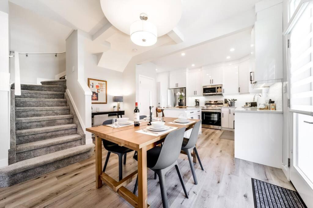 Modern Nordic Escape, 3Br Near Wem & Dt, Aircon & Fireplace, Wifi, Sleeps 6! Edmonton Exterior photo